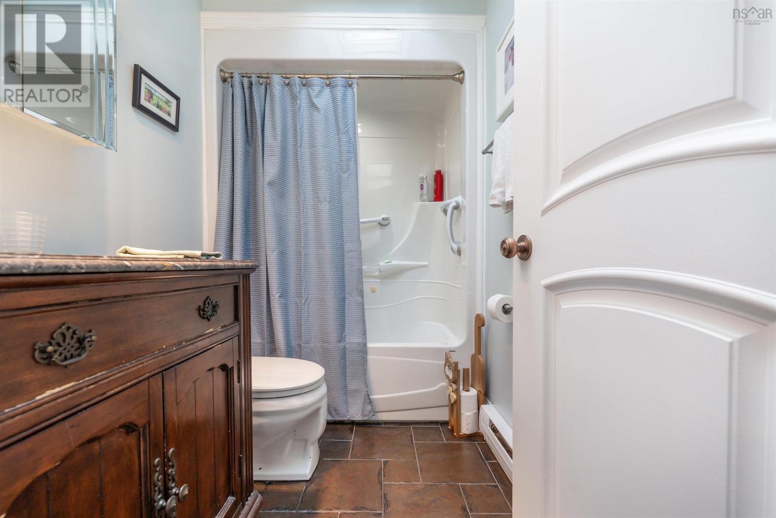 Property 24 of 44 of 9393 Sherbrooke Road