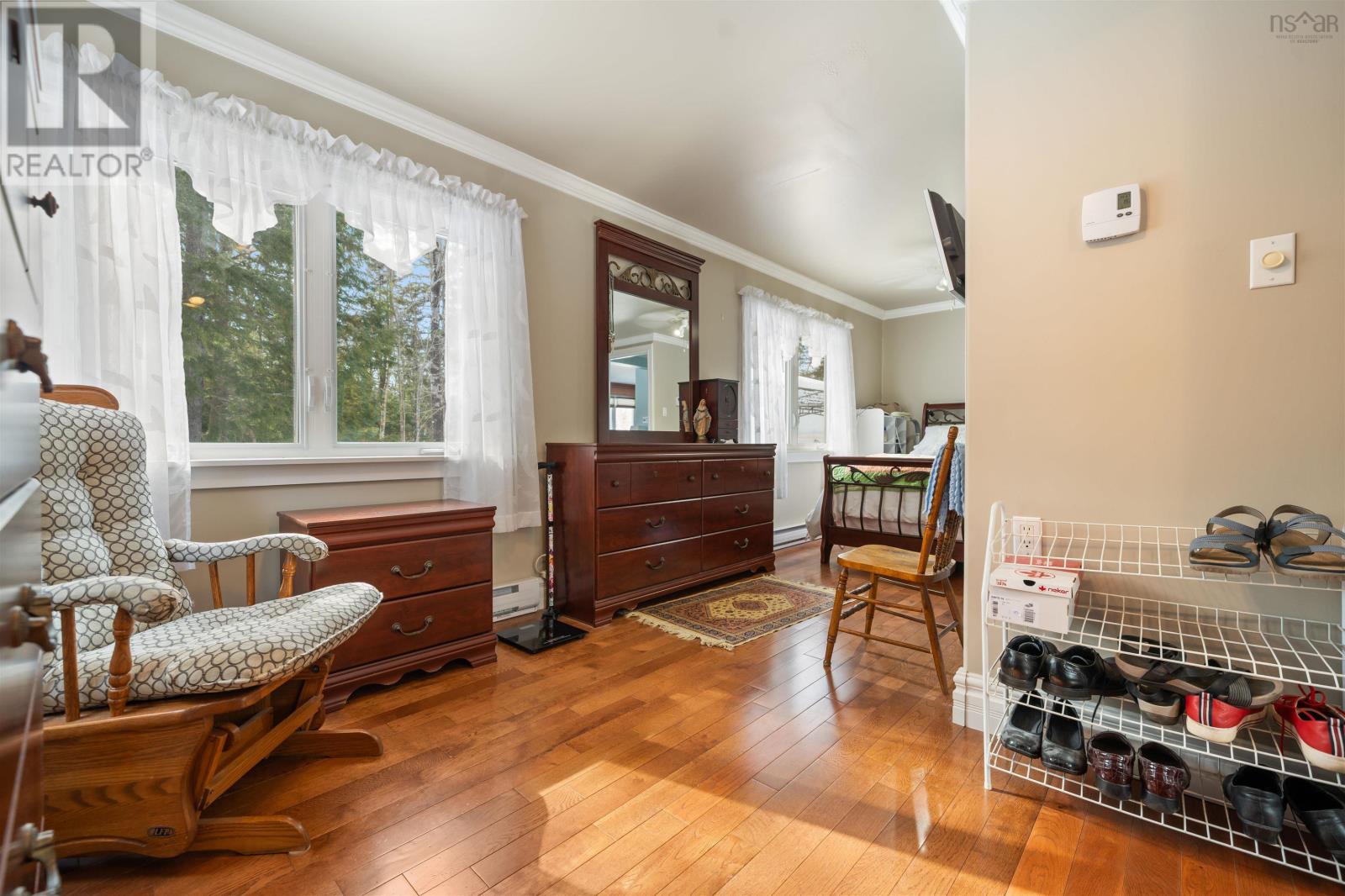 Property 23 of 44 of 9393 Sherbrooke Road