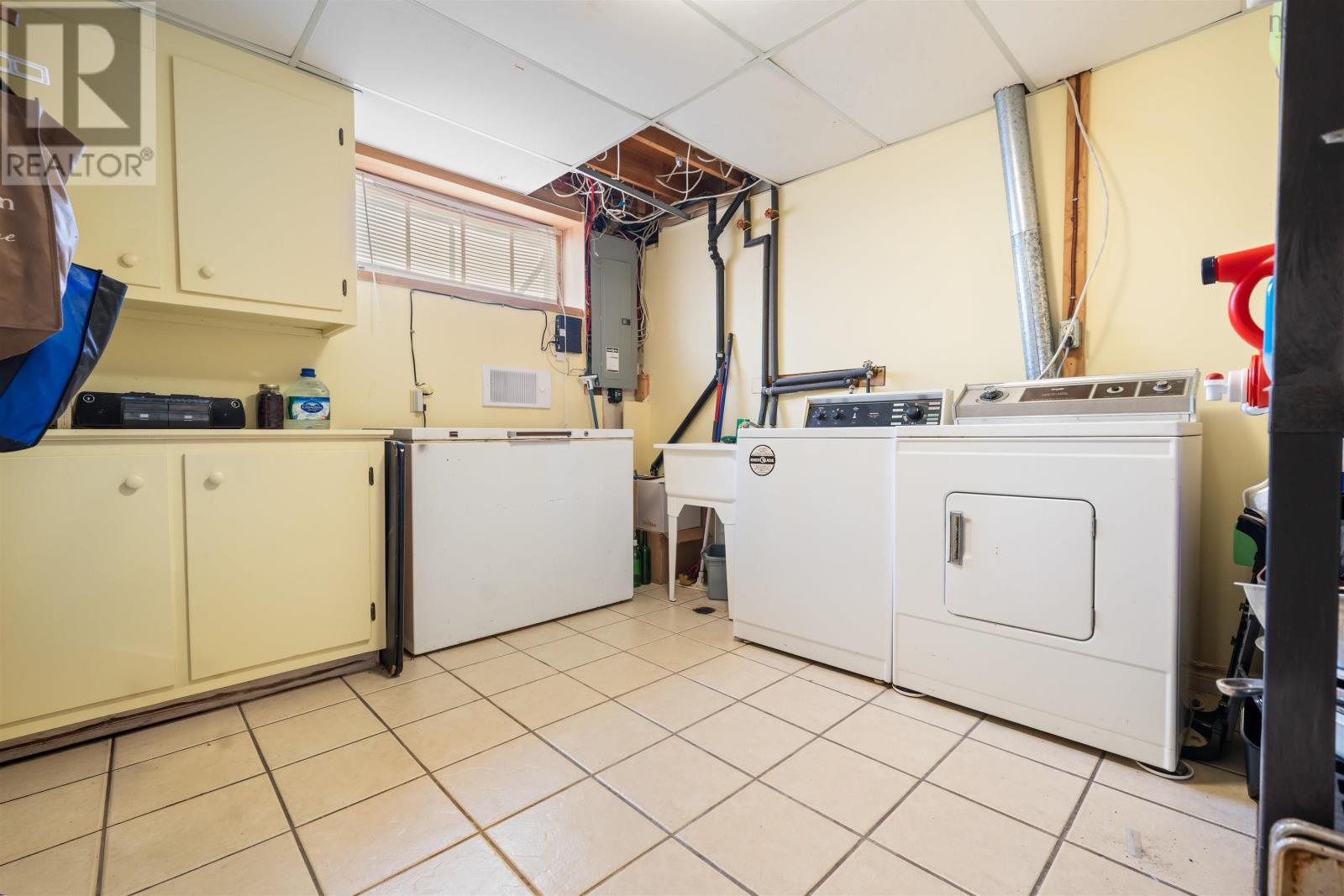 Property 32 of 44 of 9393 Sherbrooke Road