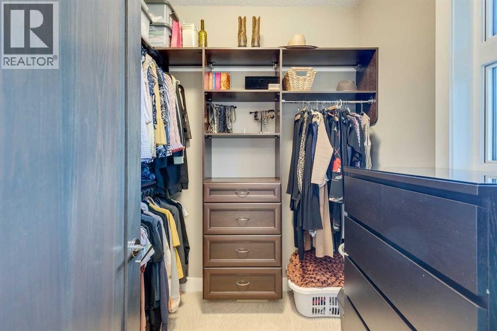 
          933 32 Street Northwest
            <br/>
            <span>Calgary</span>
            , 
            <span>AB</span>
             <span>T2N2W3</span>
         - Photo 26