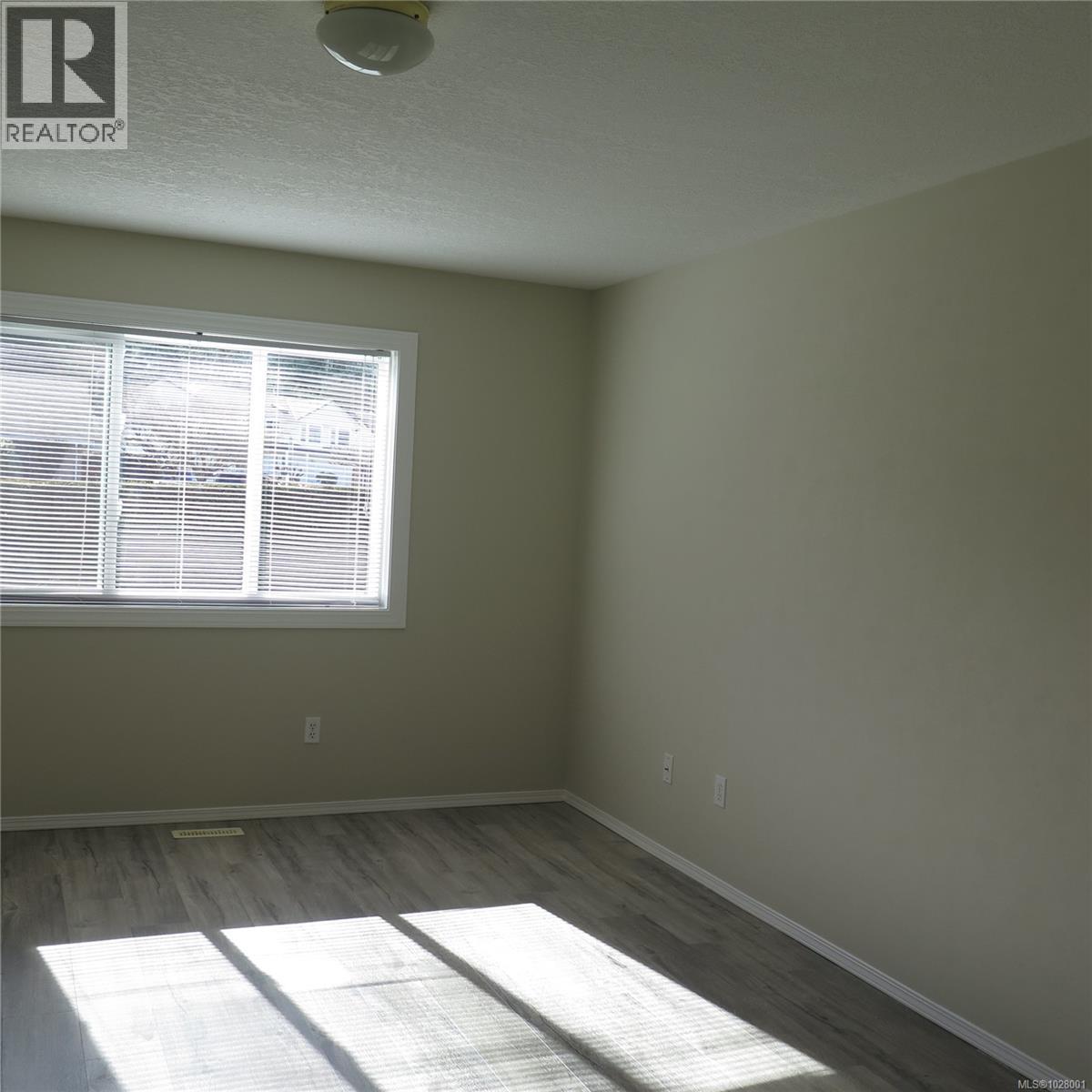 #39 815 DUNSMUIR CRES - 13