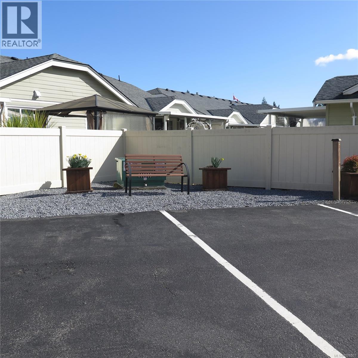 #39 815 DUNSMUIR CRES - 4