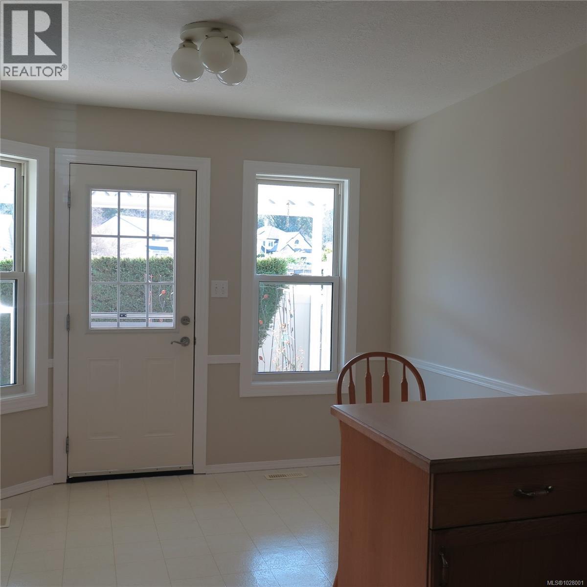 #39 815 DUNSMUIR CRES - 26