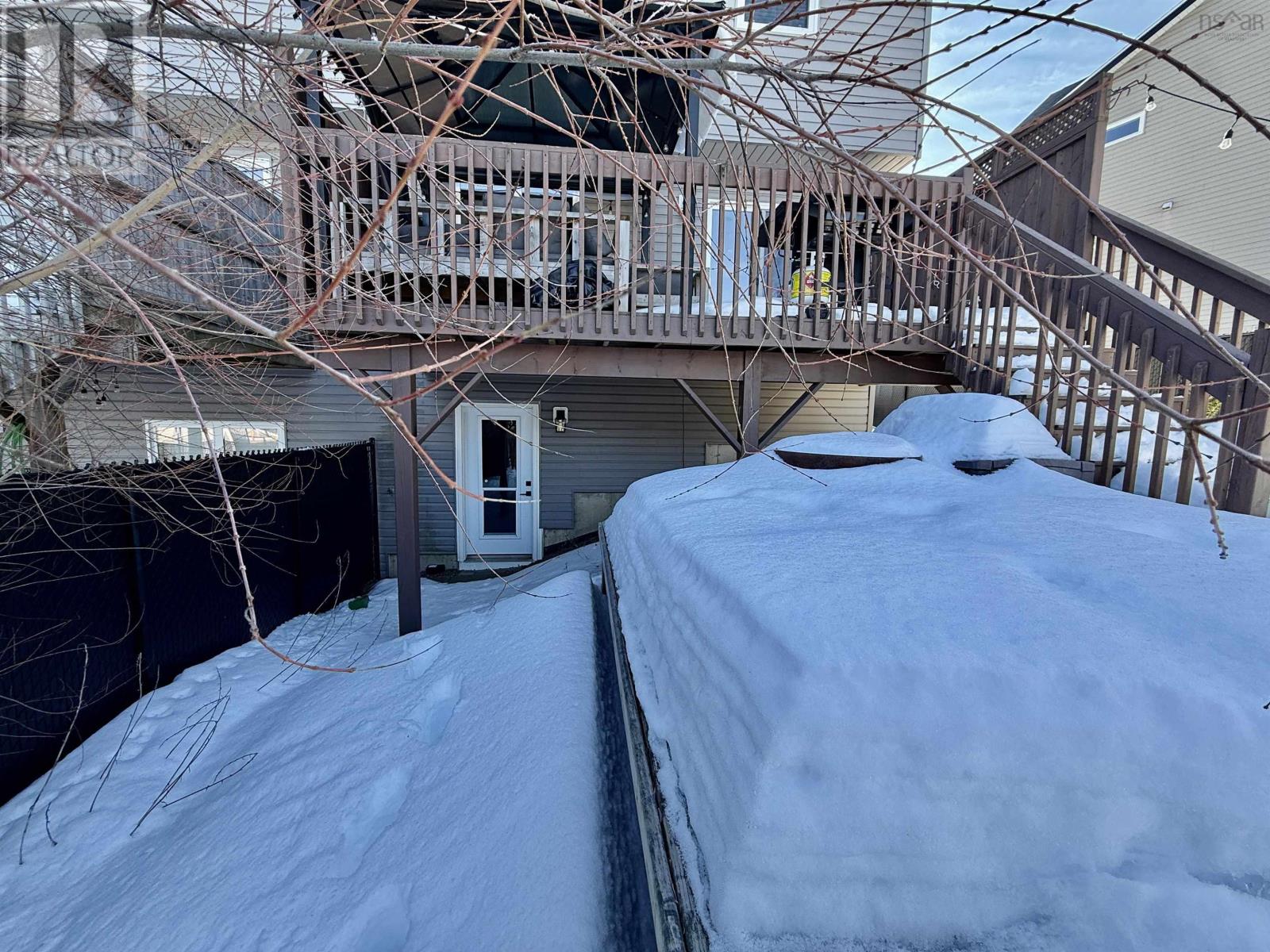 Property 31 of 36 of 11 Matchplay