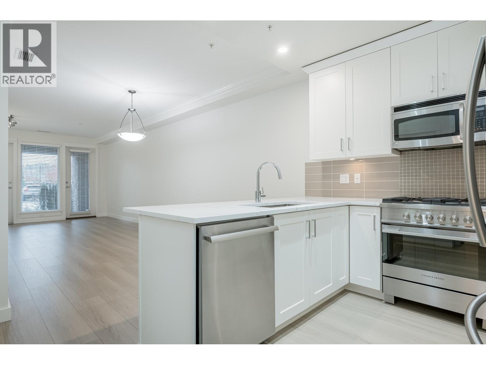 #101-5099 SPRINGS Boulevard, Tsawwassen