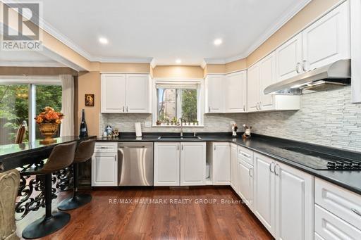 160 SAI CRESCENT - 10