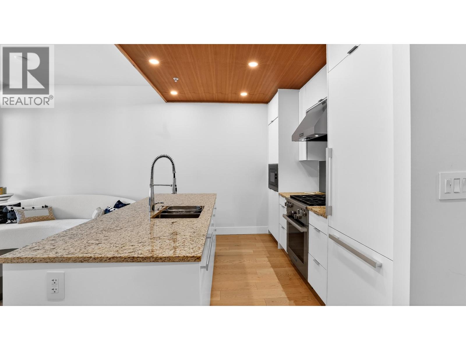 506 6687 NELSON AVENUE, West Vancouver