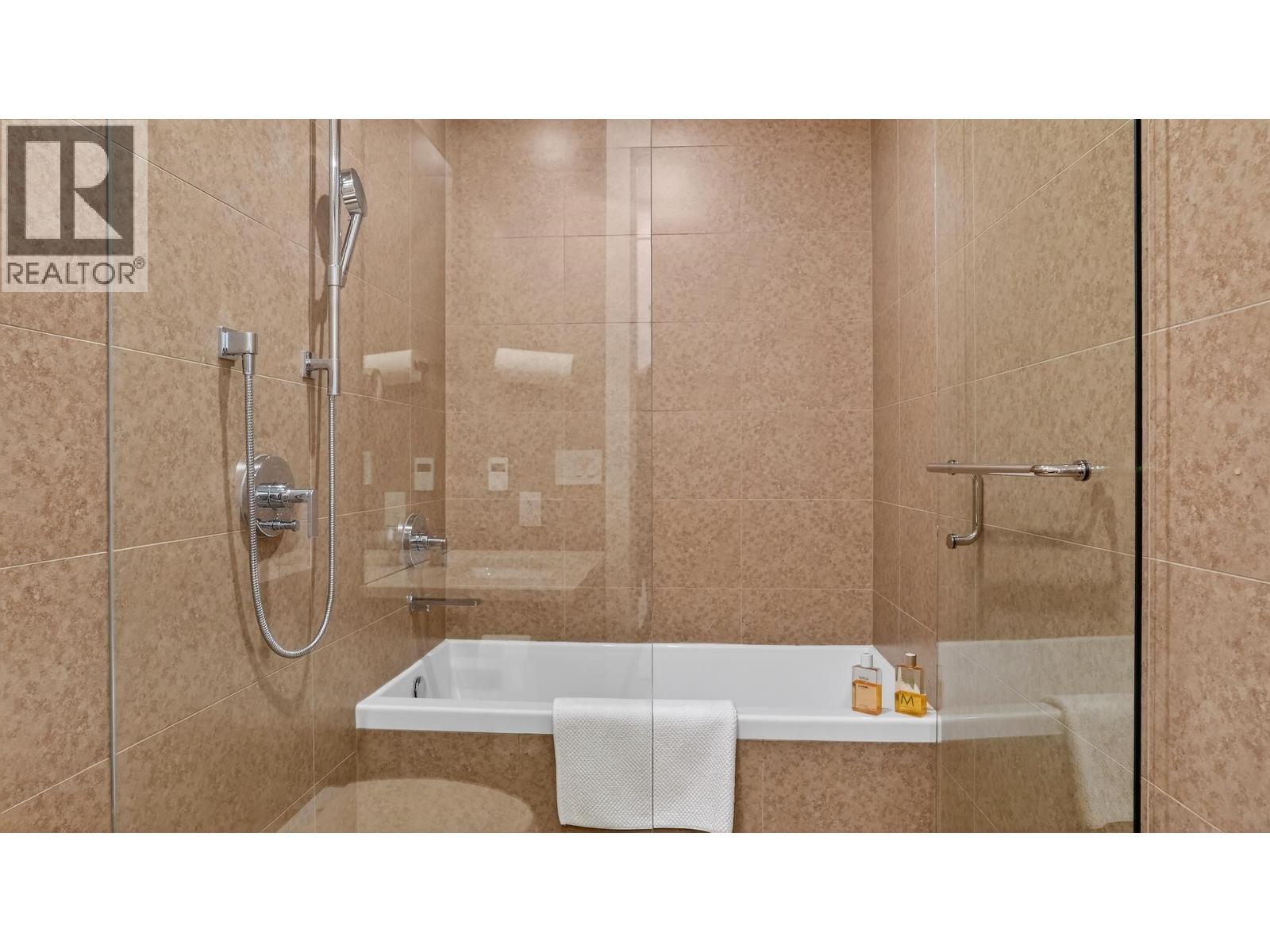 506 6687 NELSON AVENUE, West Vancouver