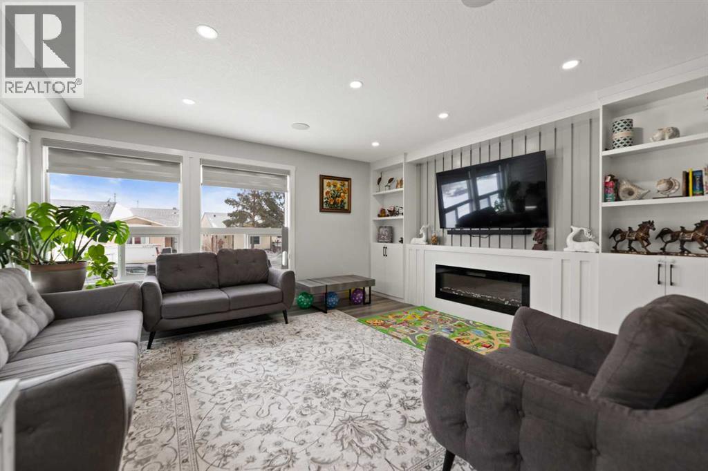 Single Family House for Sale in  Falwood Way NE Falconridge Calgary 