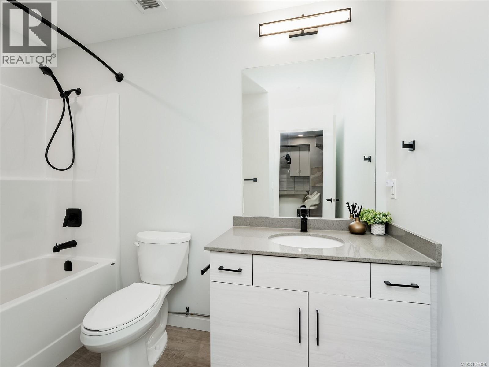 #106 2469 GATEWAY RD - 15