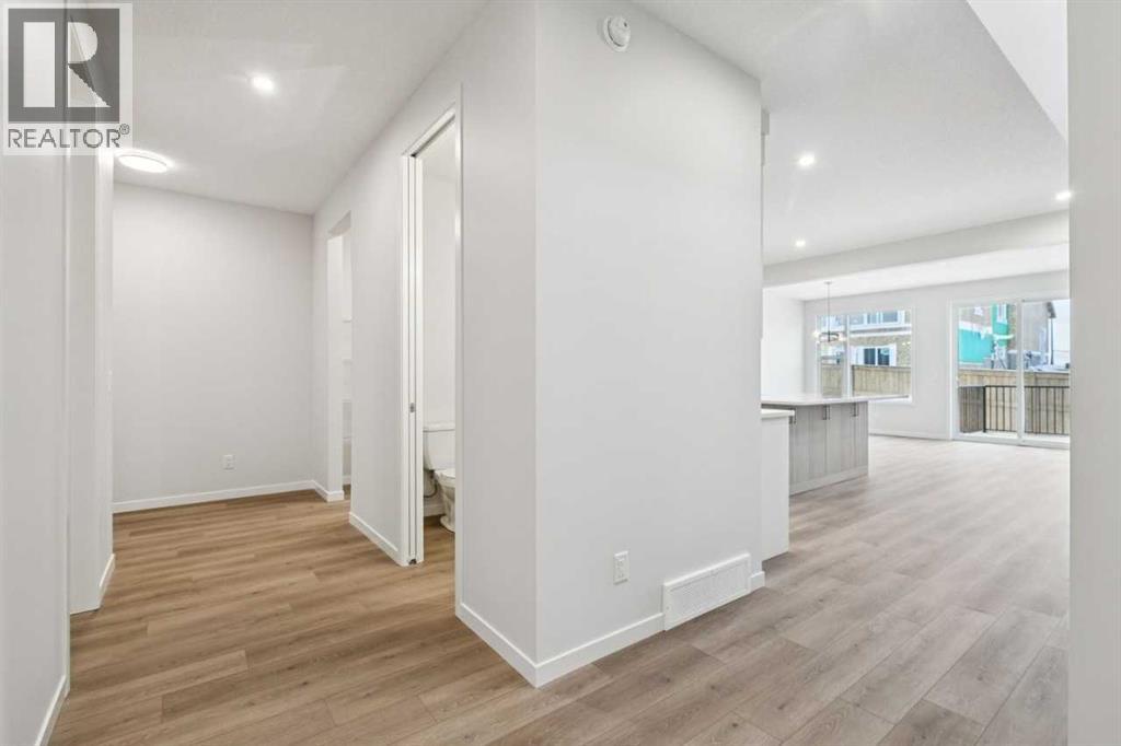 107 Annette Rise NW - Photo 4 of 42, Calgary, Alberta