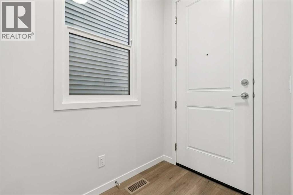 107 Annette Rise NW - Photo 3 of 42, Calgary, Alberta