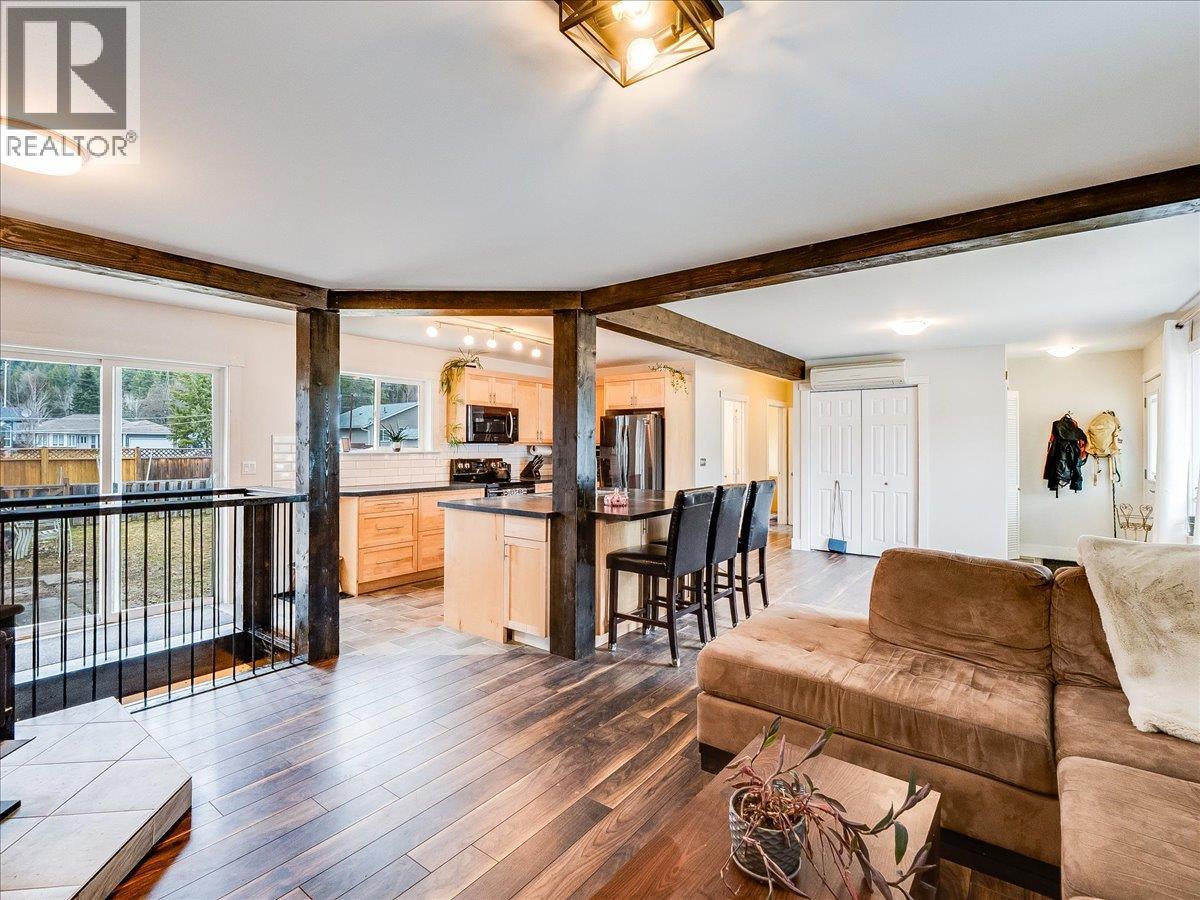 714 Davies Avenue, Salmo