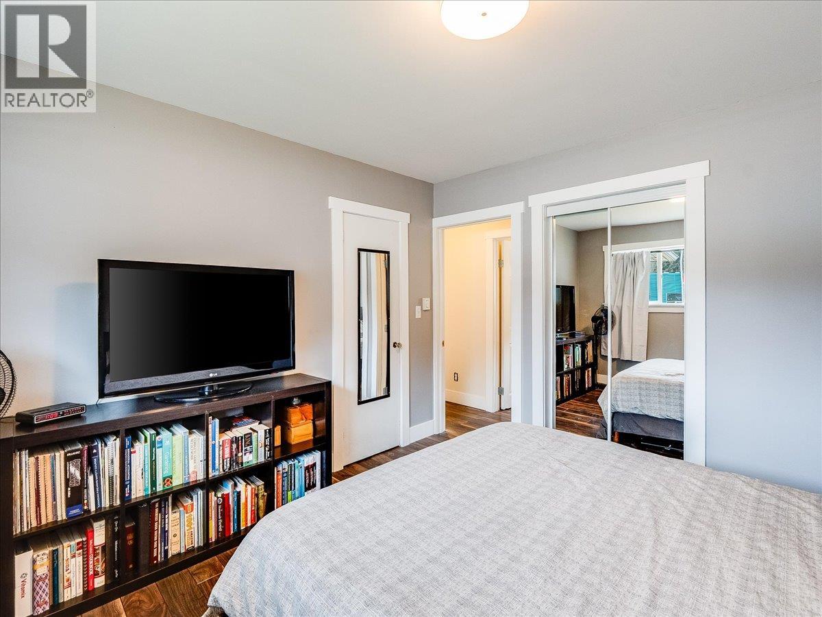 714 Davies Avenue, Salmo