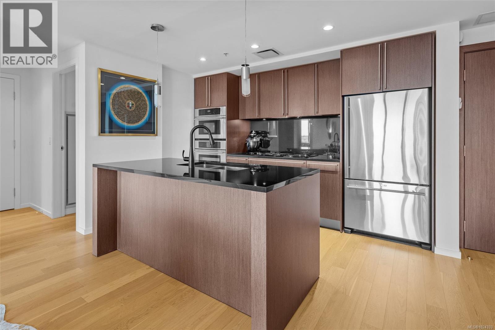 #208 100 SAGHALIE RD - 9