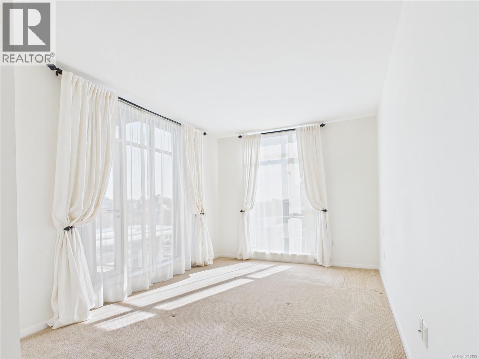 #208 100 SAGHALIE RD - 21