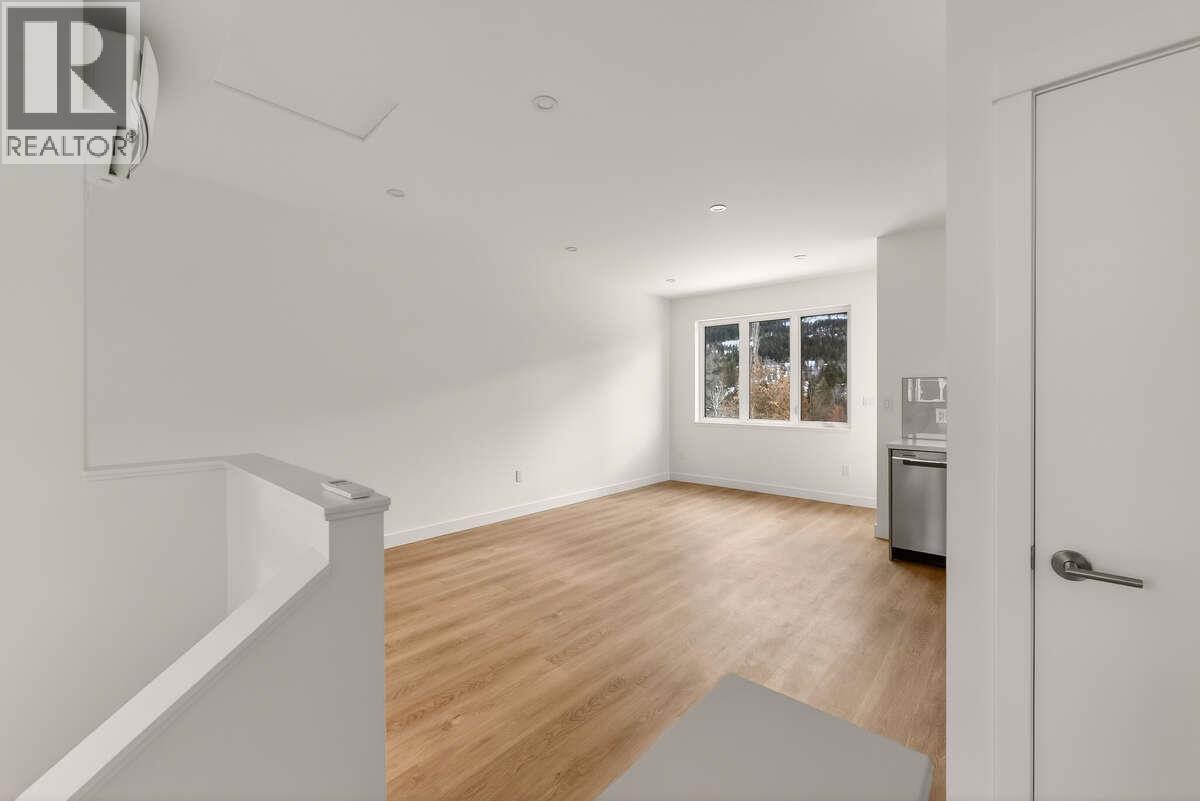 2224 Falls Street Unit# A, Nelson