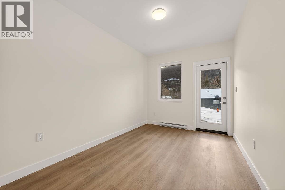 2224 Falls Street Unit# A, Nelson