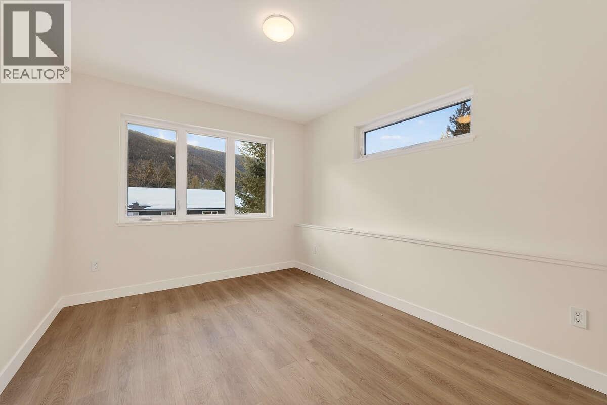 2224 Falls Street Unit# A, Nelson