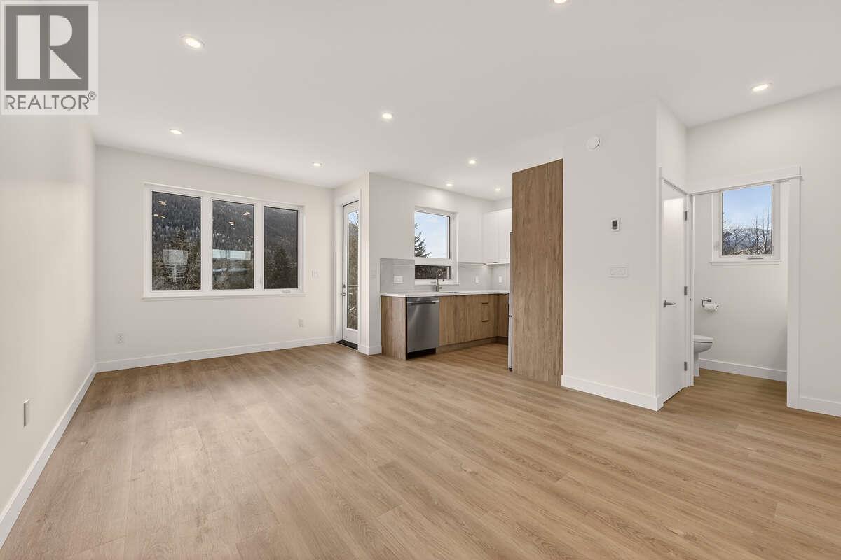 2224 Falls Street Unit# A, Nelson