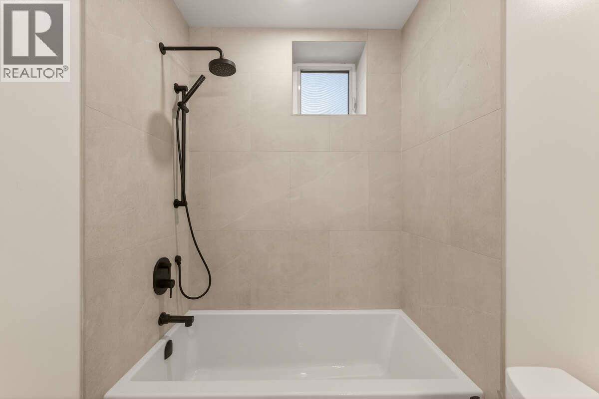 2224 Falls Street Unit# A, Nelson