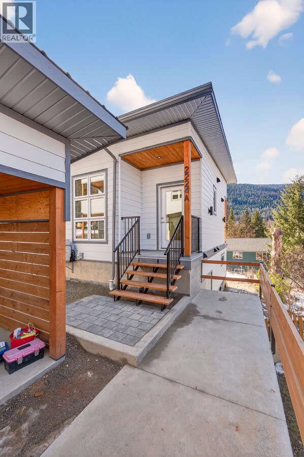 2224 Falls Street Unit# A, Nelson