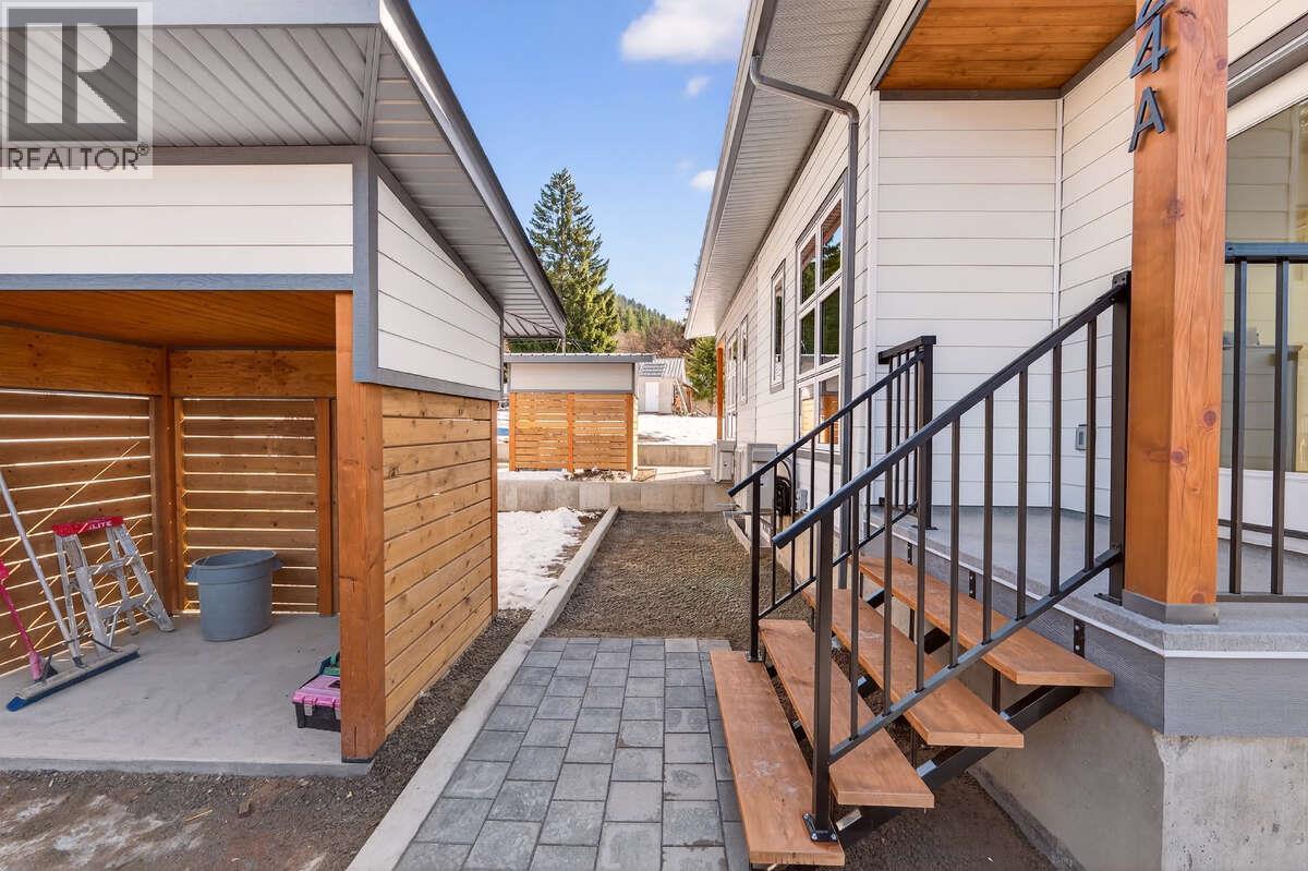 2224 Falls Street Unit# A, Nelson