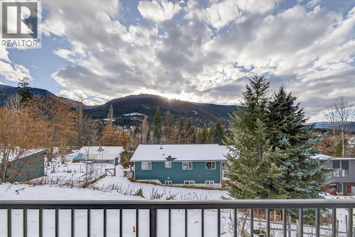 2224 Falls Street Unit# A, Nelson