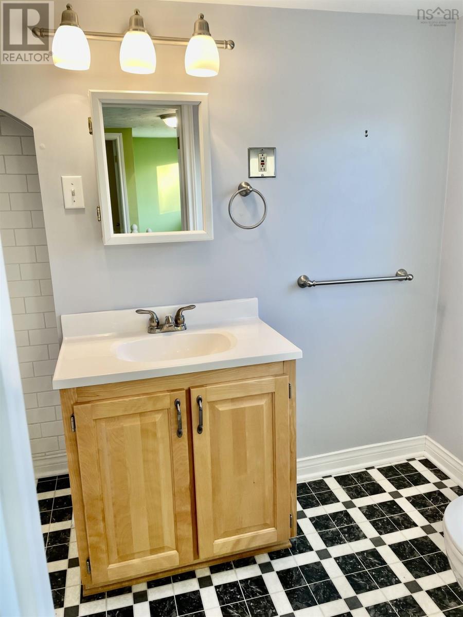 Property 21 of 22 of 106 Maple Avenue