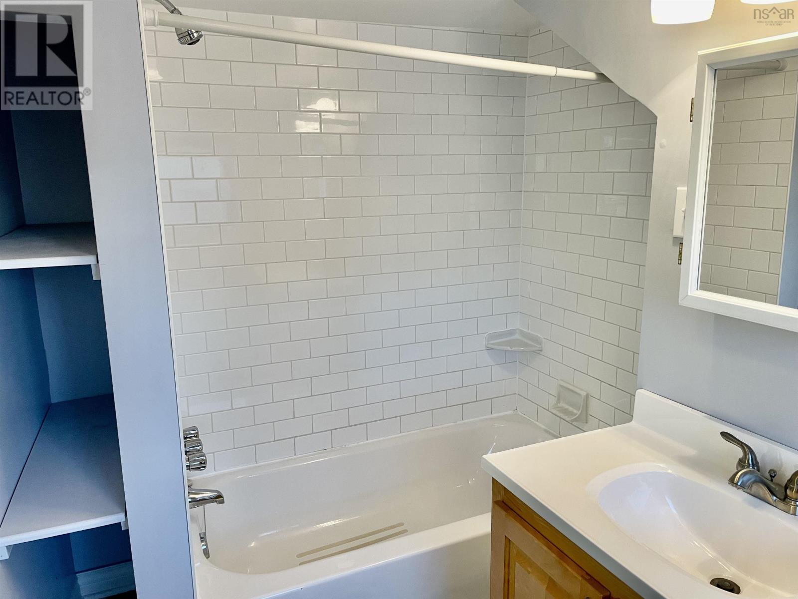 Property 22 of 22 of 106 Maple Avenue