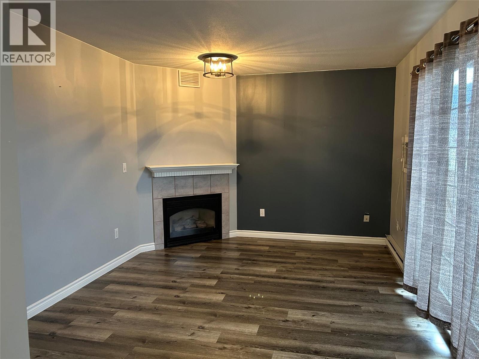 #101 160 5 Avenue SW - 3