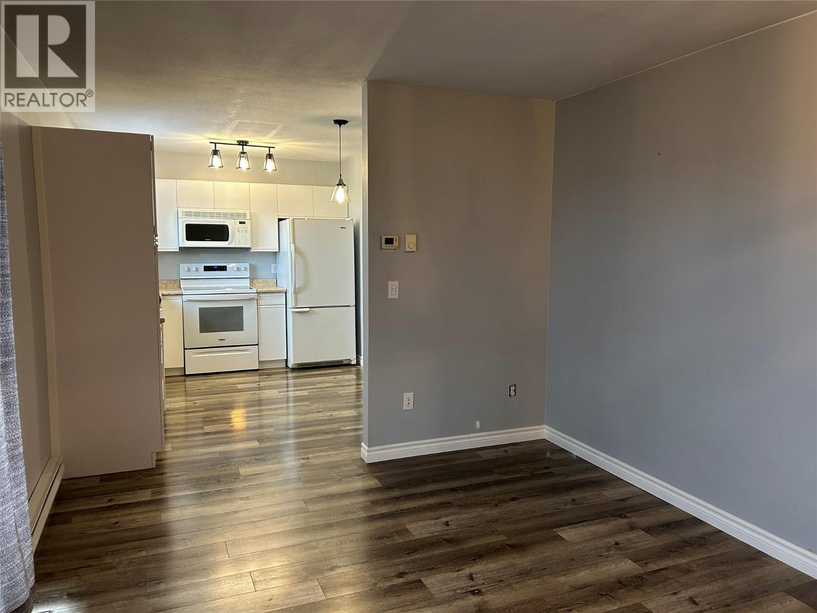 #101 160 5 Avenue SW - 5