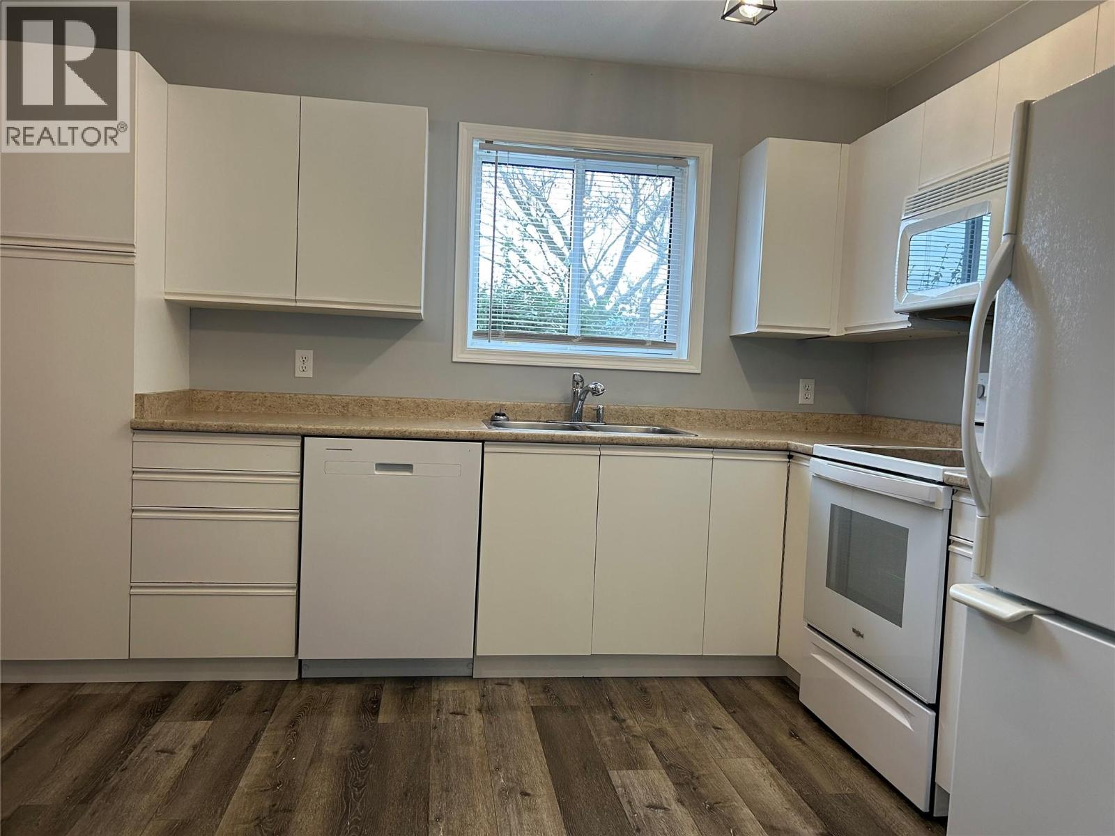 160 5 Avenue SW Unit# 101, Salmon Arm