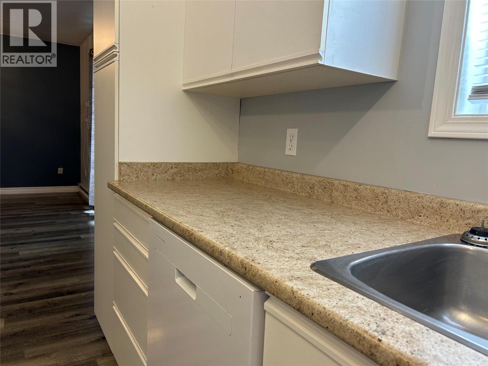 160 5 Avenue SW Unit# 101, Salmon Arm