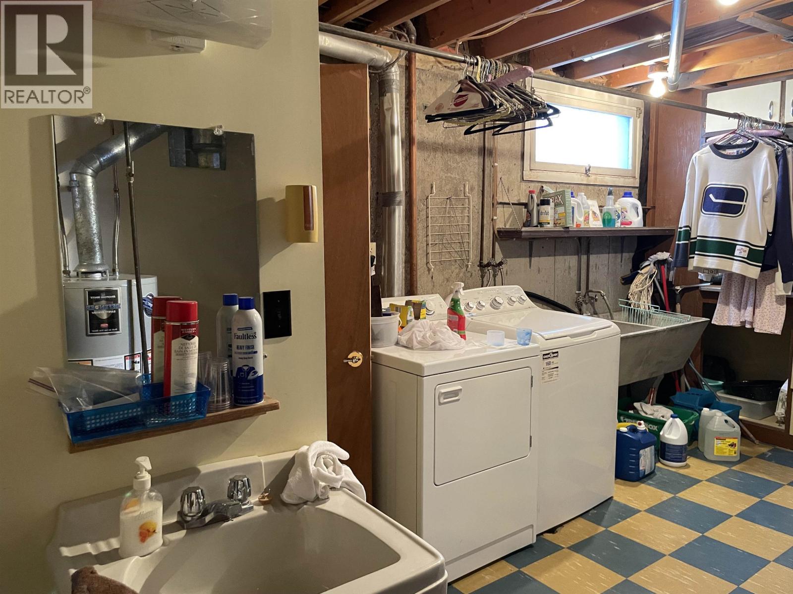 542 RADCLIFFE DRIVE - 34