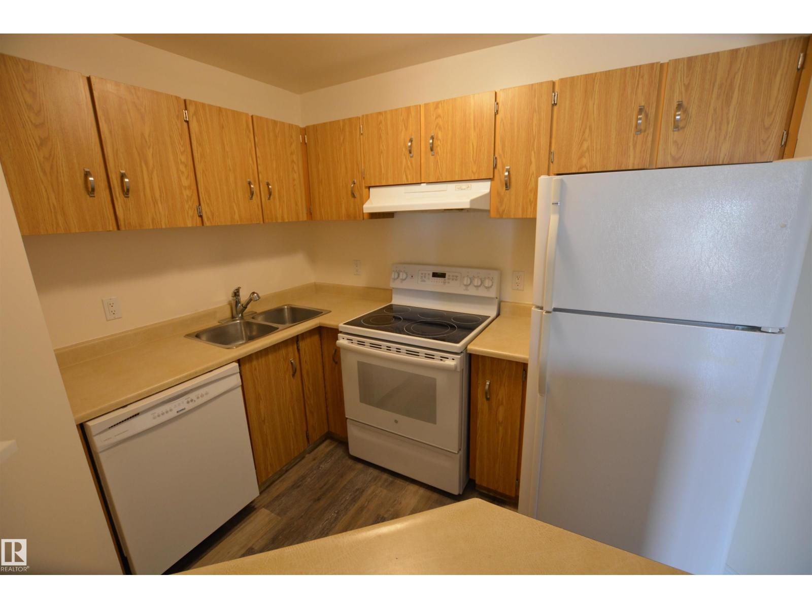#304 10511 19 AV NW - 9