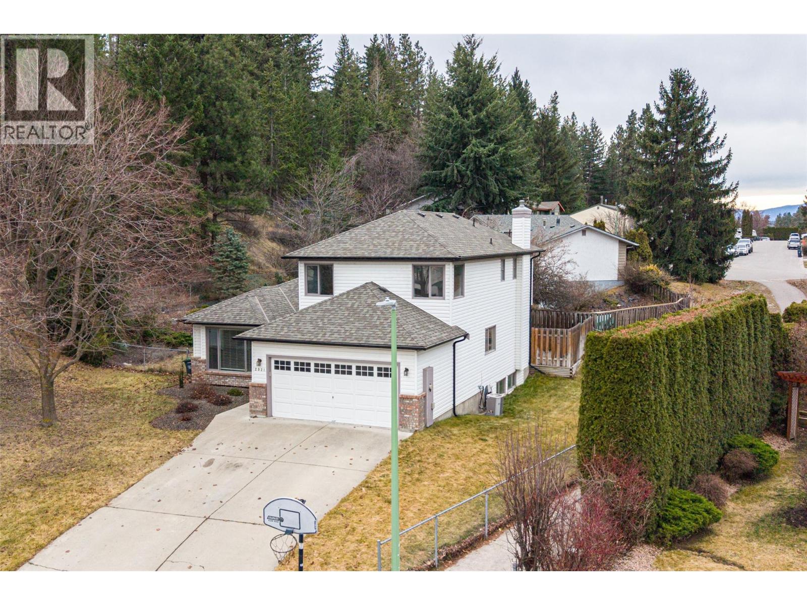  2921 Fieldstone Court, West Kelowna