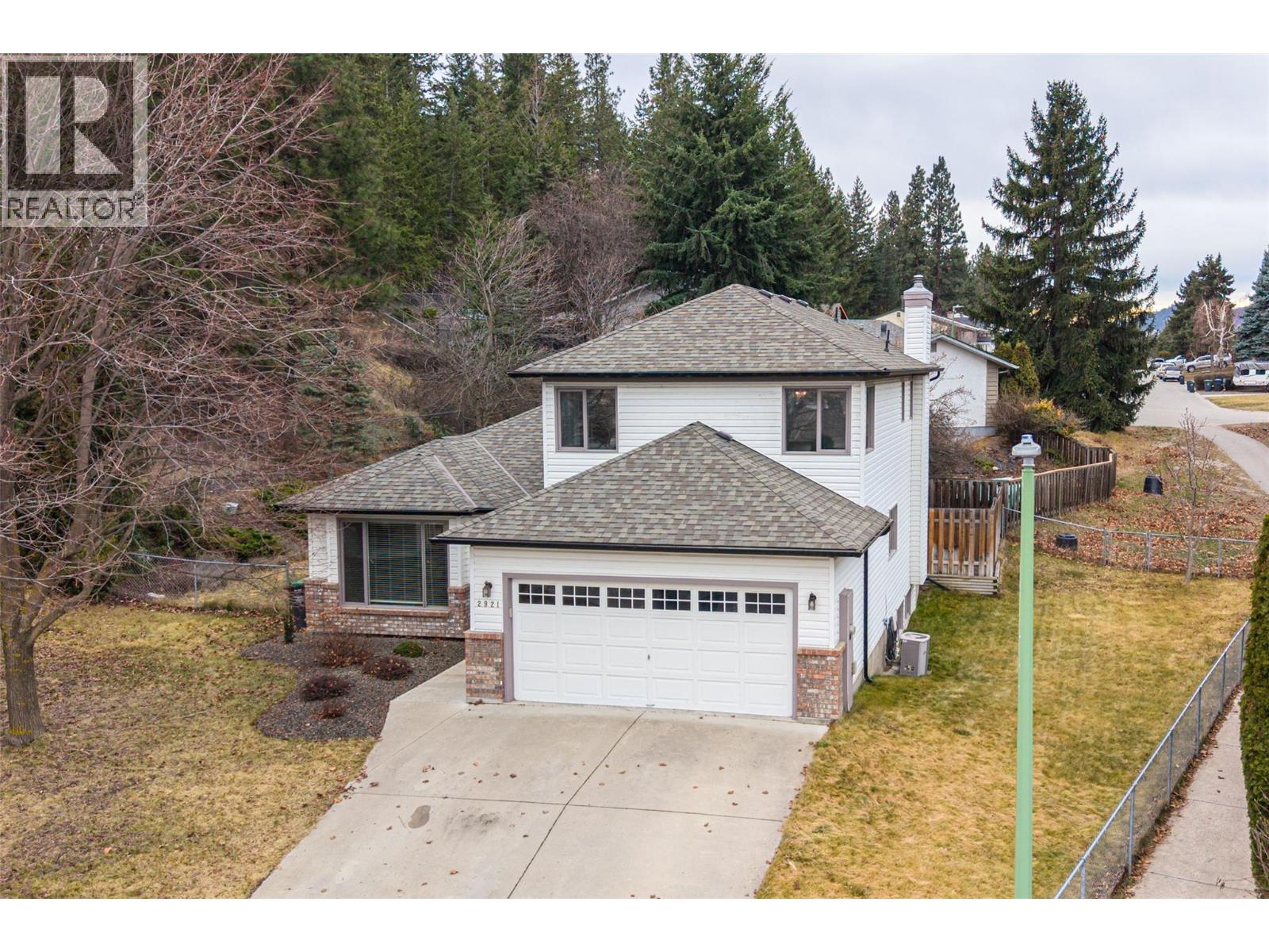  2921 Fieldstone Court, West Kelowna