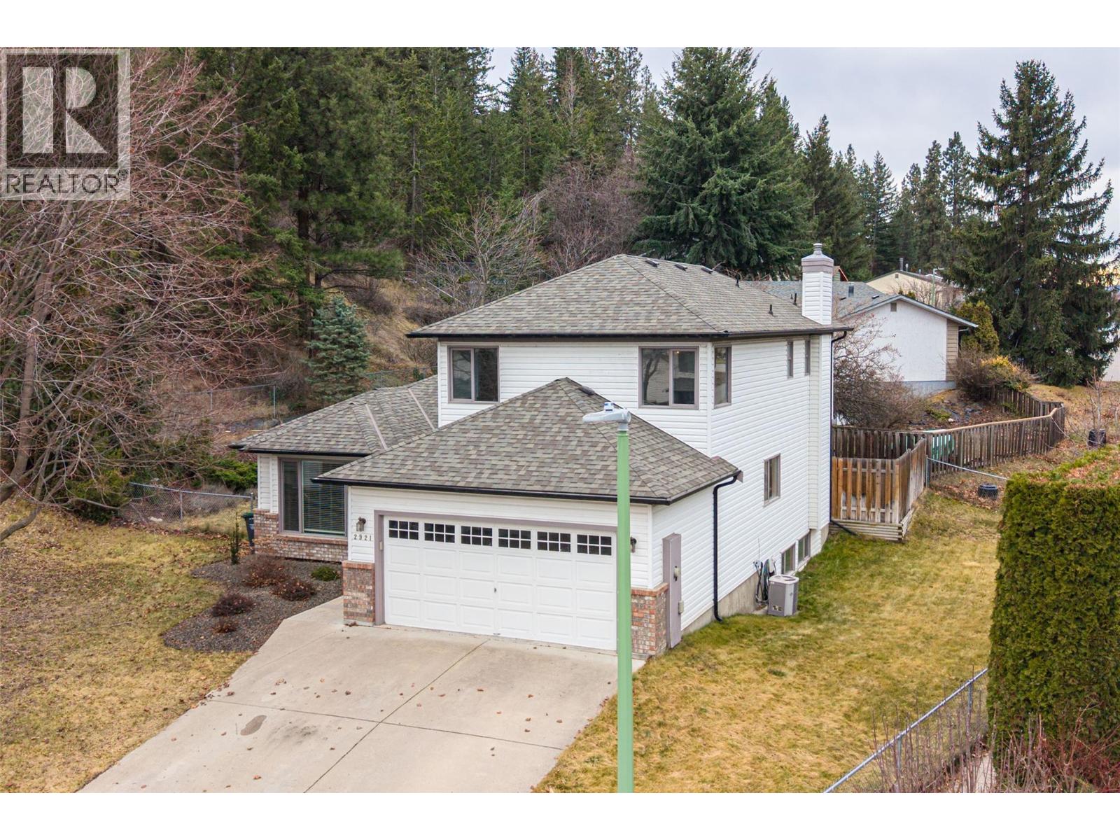 2921 Fieldstone Court, West Kelowna