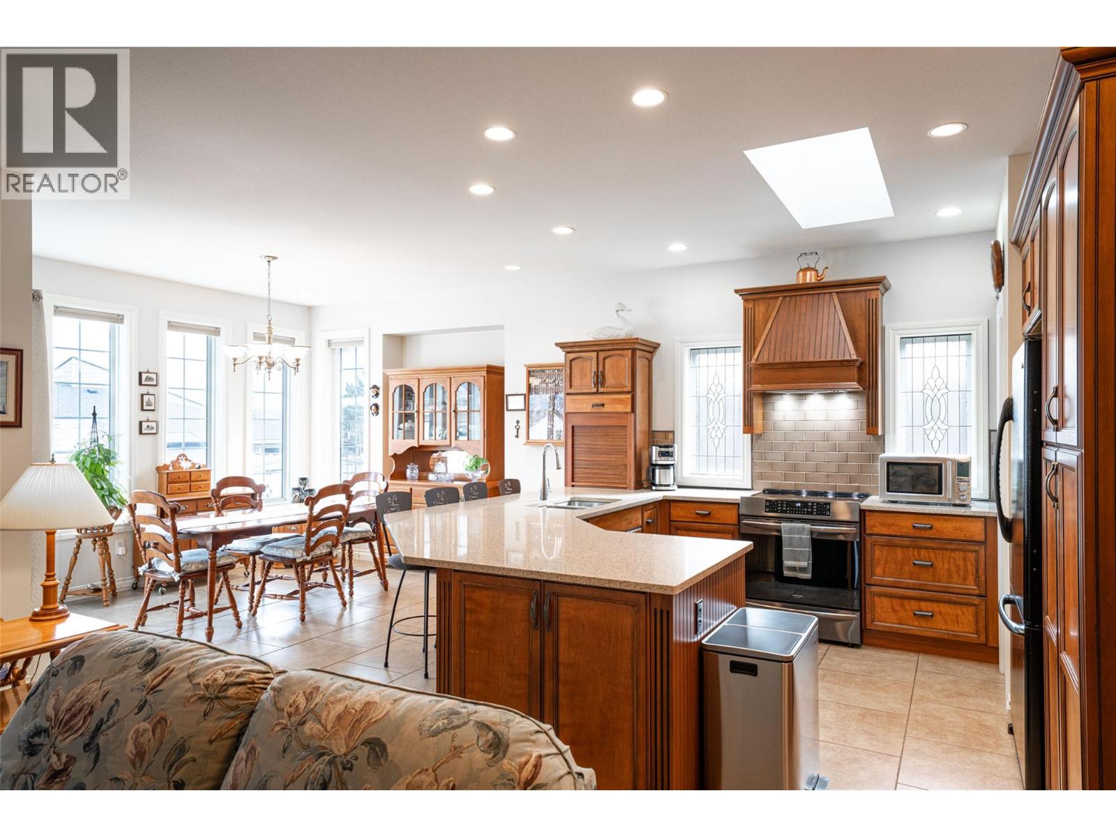 6905 MOUNTAINVIEW Drive, Oliver