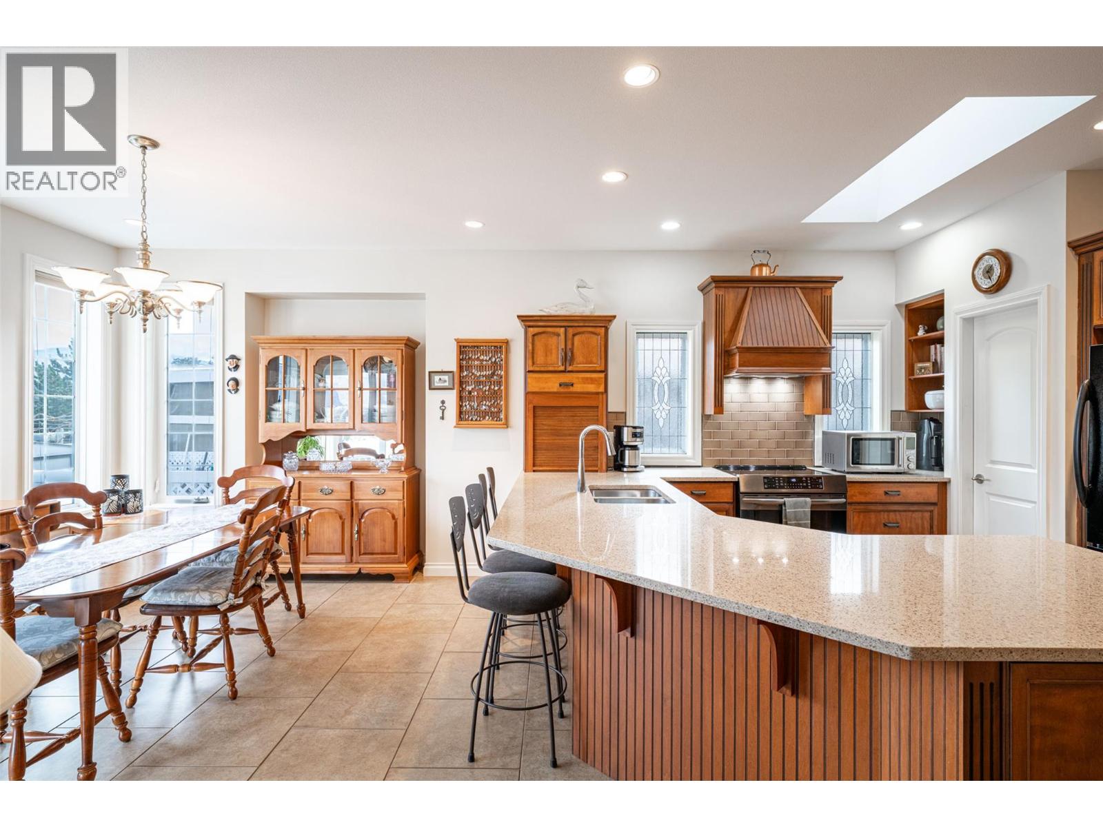 6905 MOUNTAINVIEW Drive, Oliver