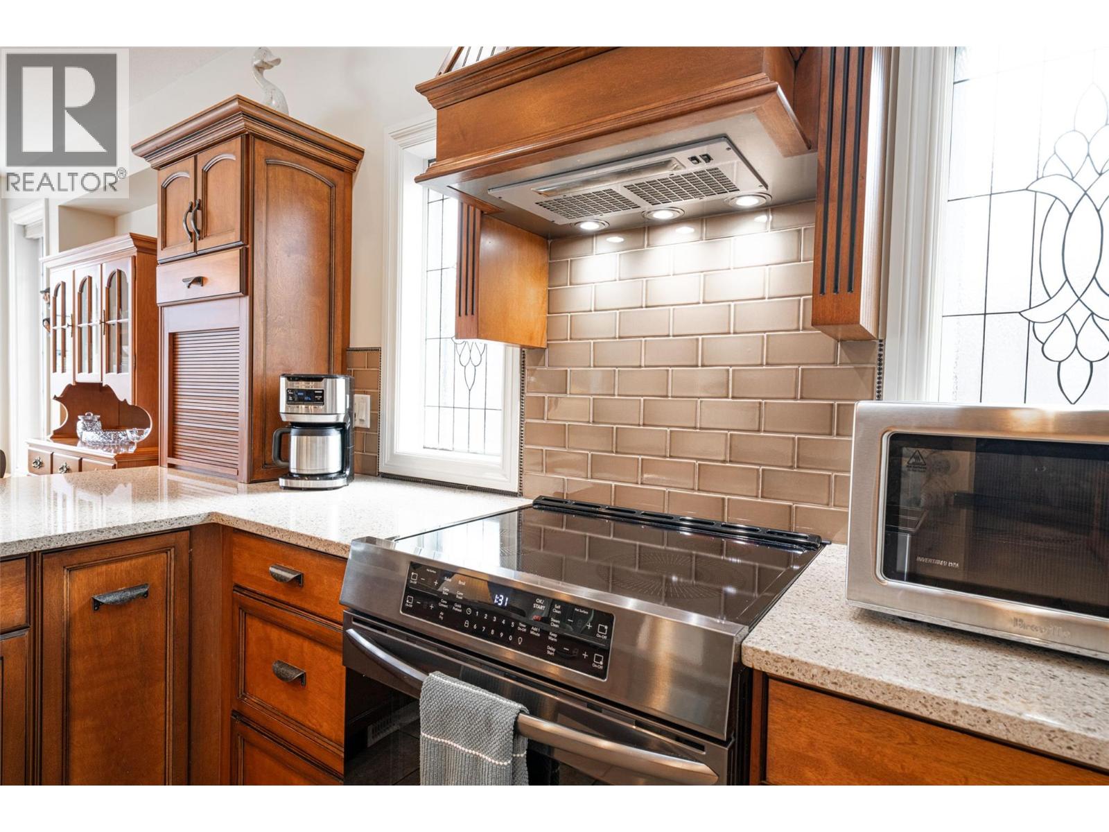 6905 MOUNTAINVIEW Drive, Oliver