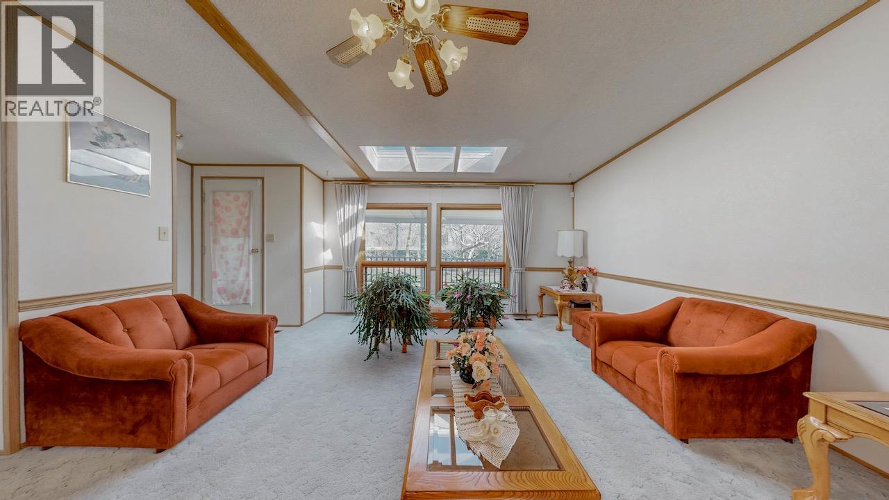 129 Walnut Place, Oliver