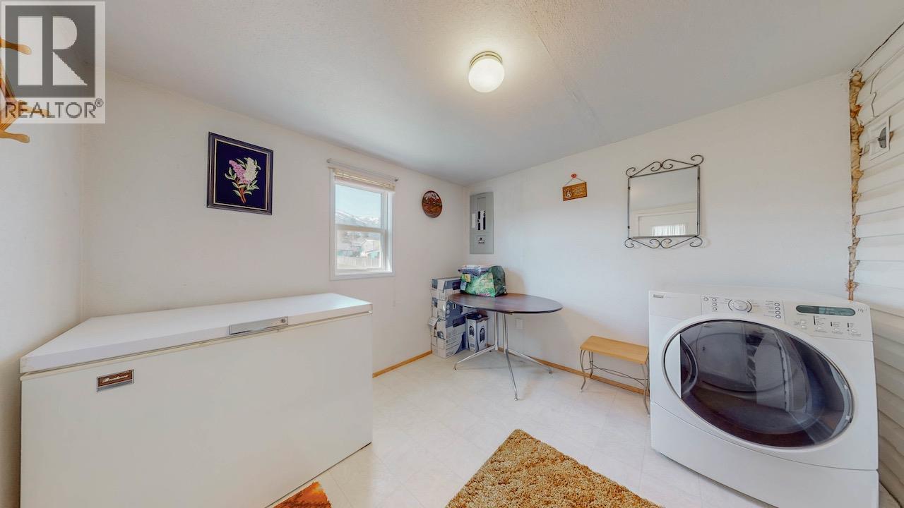 129 Walnut Place - 34