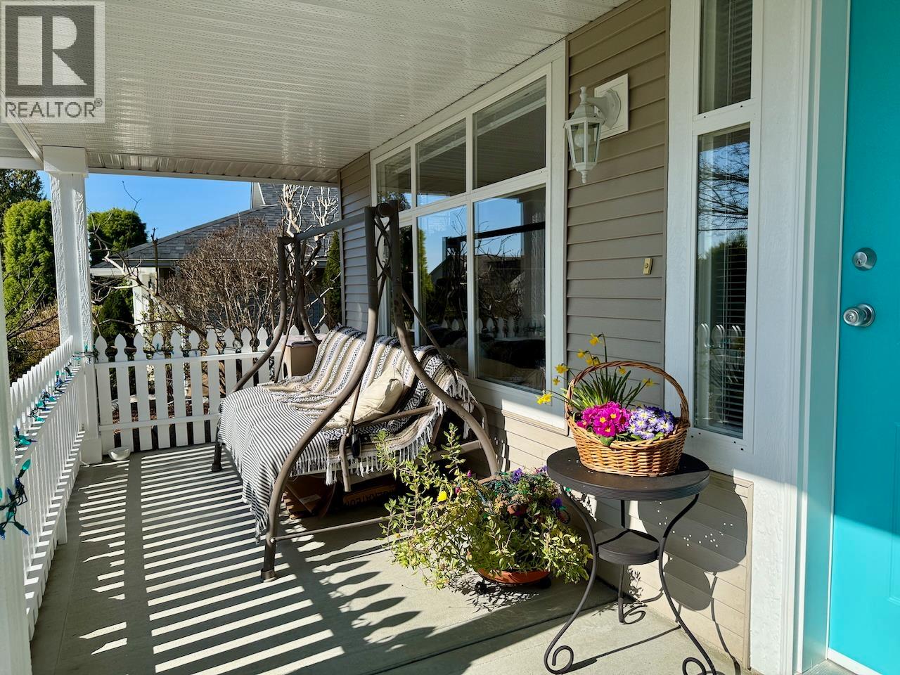 6270 HOMESTEAD AVENUE, Sechelt