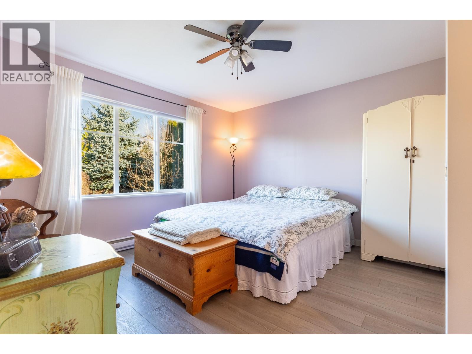 6270 HOMESTEAD AVENUE, Sechelt