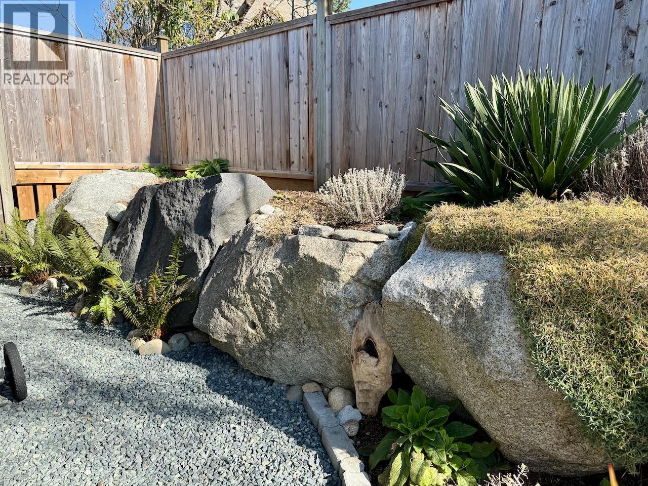 6270 HOMESTEAD AVENUE, Sechelt