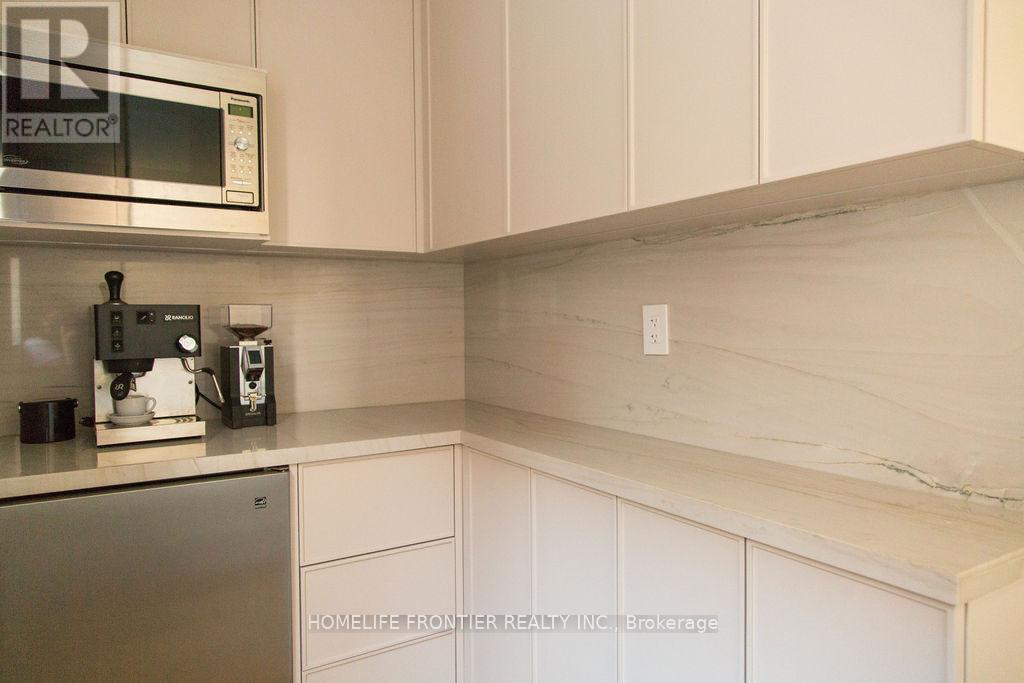 127 GLENVALE BOULEVARD - 19