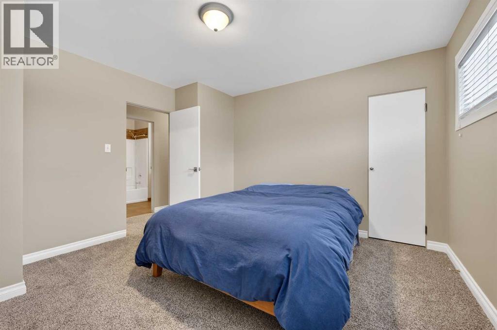 Single Family House for Sale in  Regal Park NE Renfrew Calgary 