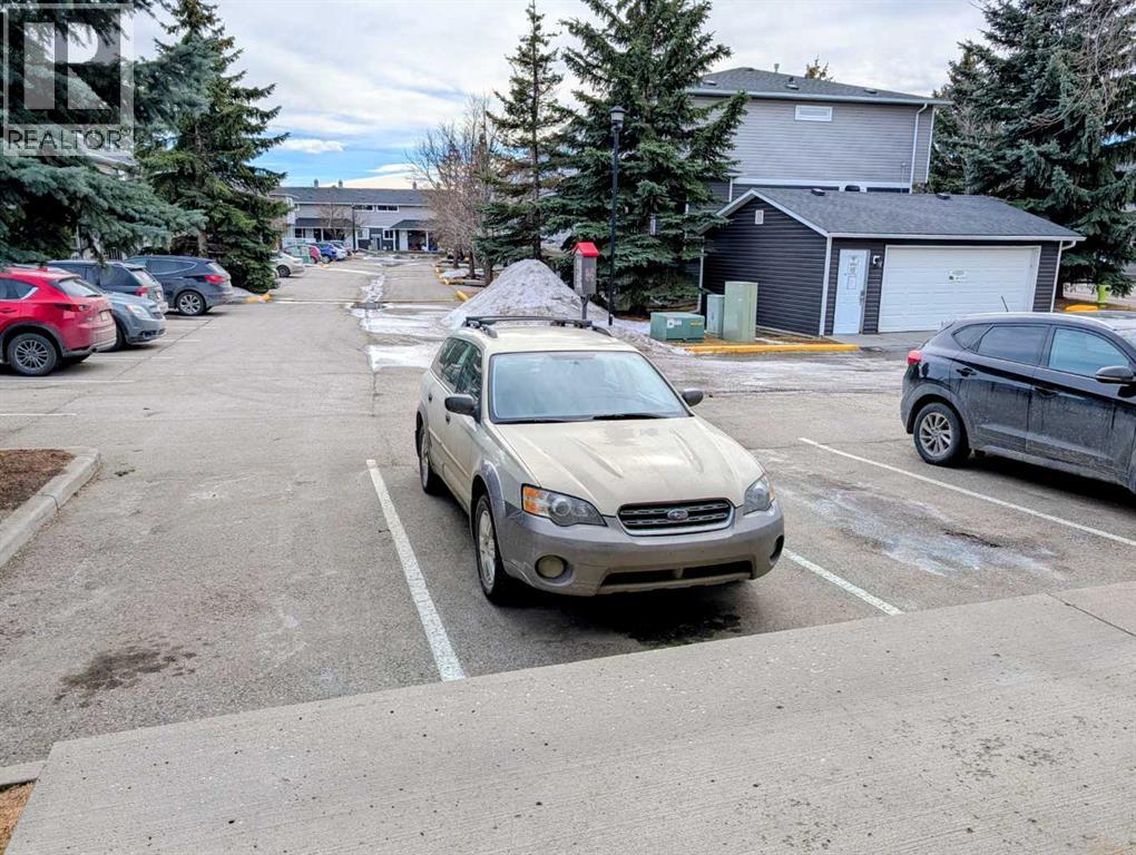 Single Family House for Sale in  Regal Park NE Renfrew Calgary 